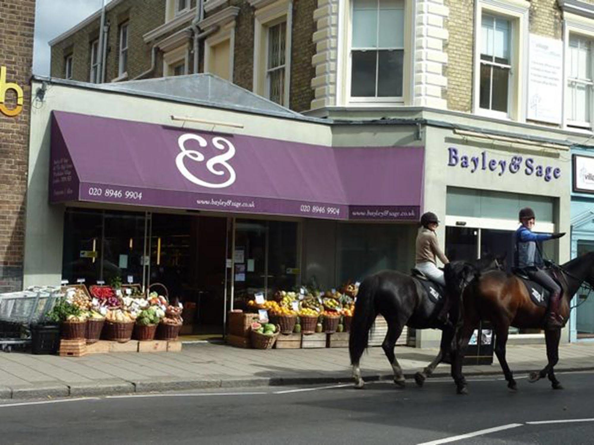 Lovely Garden Apartment In Wimbledon Town Centre With Private Parking By Wimbledon Holiday Lets Apartamento *